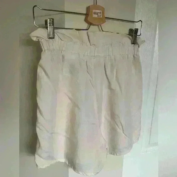 H&M cream shorts - Picture 6 of 10